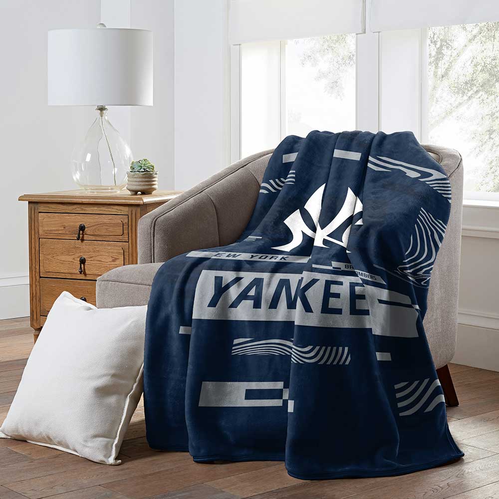MLB New York Yankees Digitize Raschel Throw Blanket 60x80Inches