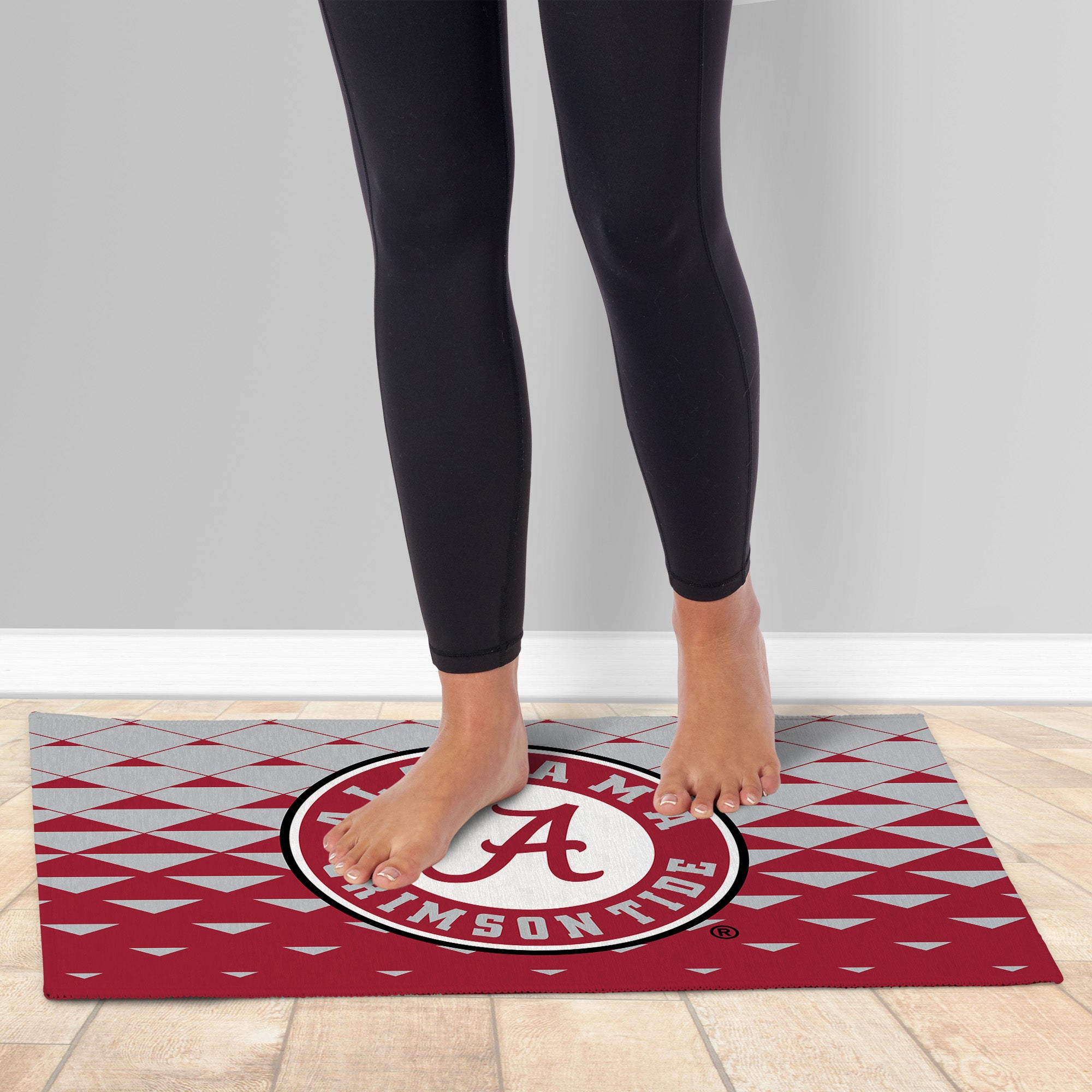 Alabama Crimson Tide NCAA Dropzone Washable Rug 20X32 Inches