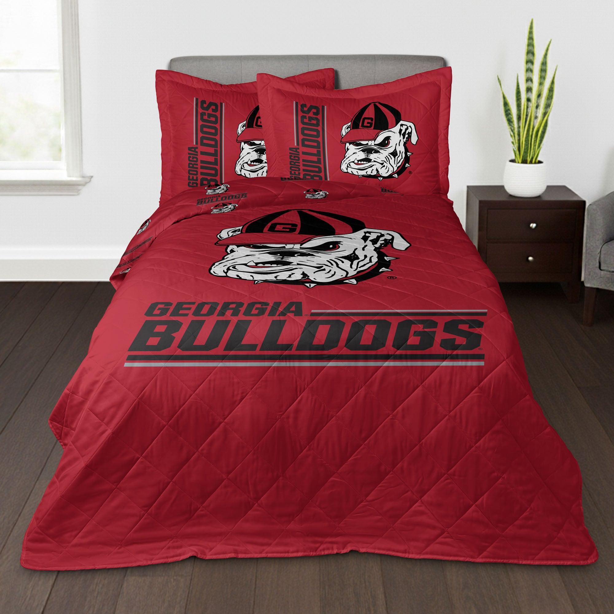 NCAA University of Georgia Bulldogs Summarize Quilted Throw Blanket and Sham Set 60×90 inches