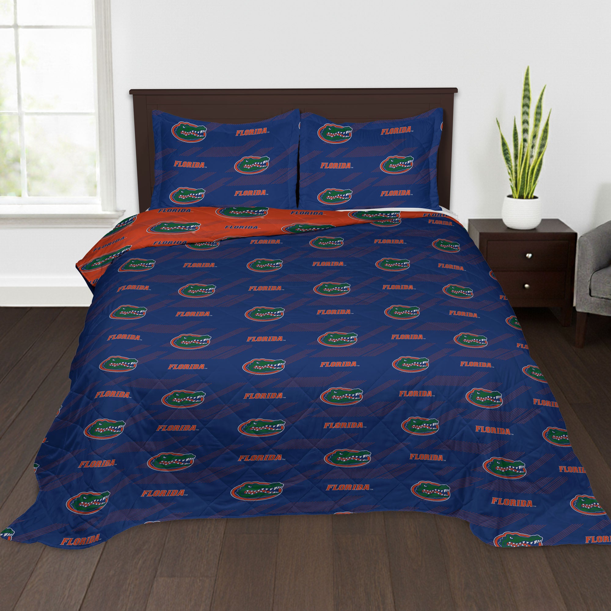NCAA University of Florida Gators Motion Vector Quilted Throw Blanket and Sham Set 90x90 inches