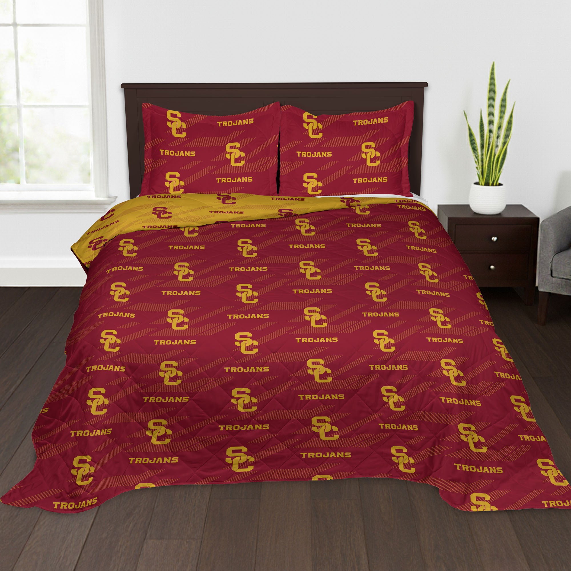 NCAA USC Trojans Motion Vector Quilted Throw Blanket and Sham Set 90x90 inches