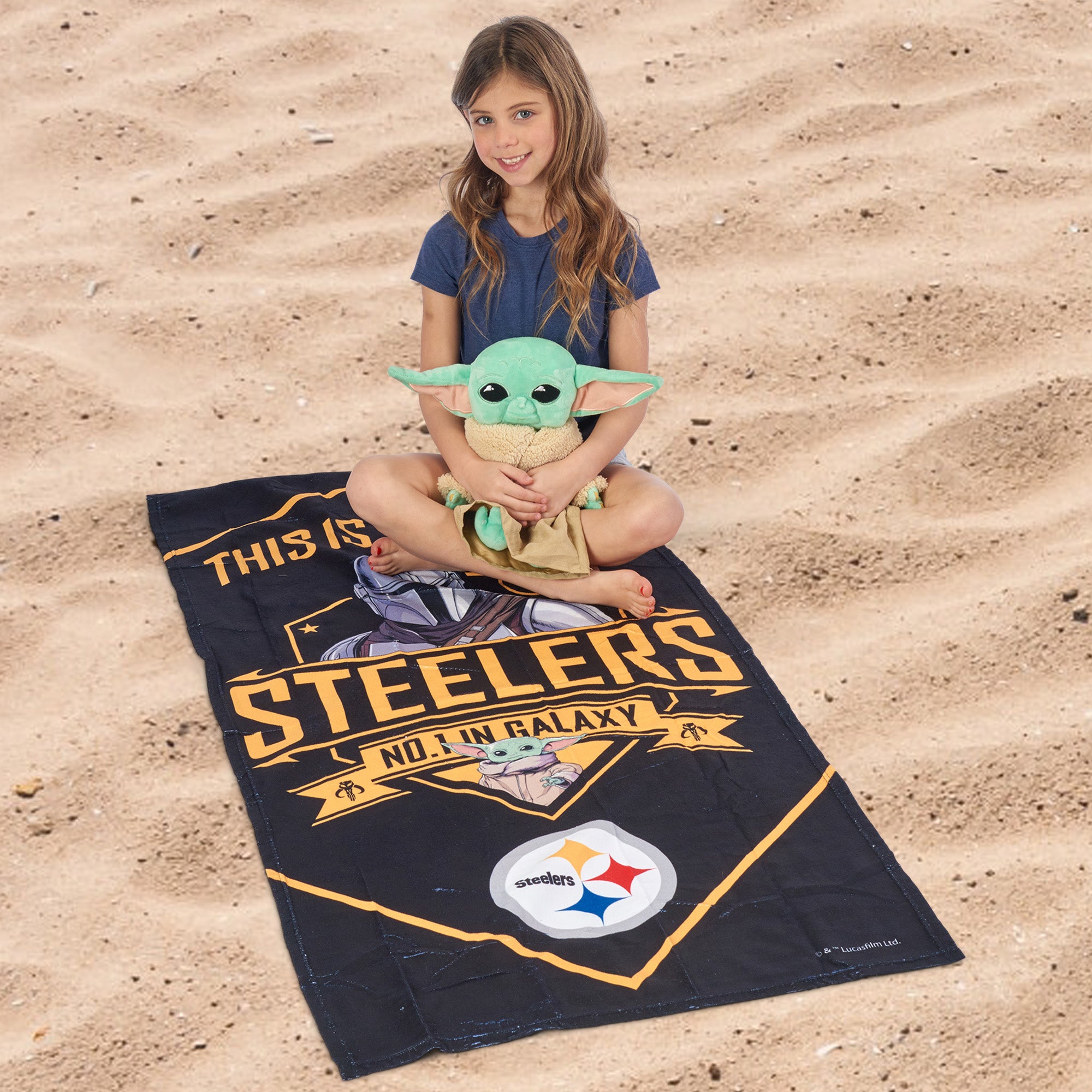 Star Wars NFL Pittsburgh Steelers Shield Hugger Beach Towel Set