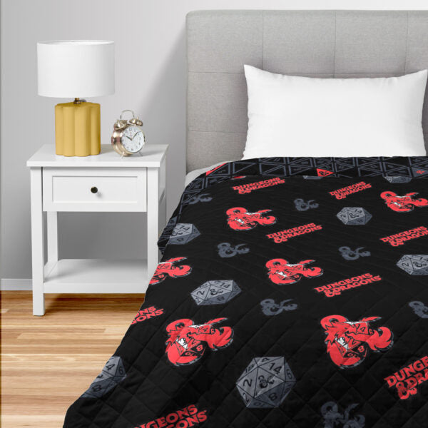 Dungeons & Dragons Nat D20 Full/Queen Quilted Blanket 90×90 inches