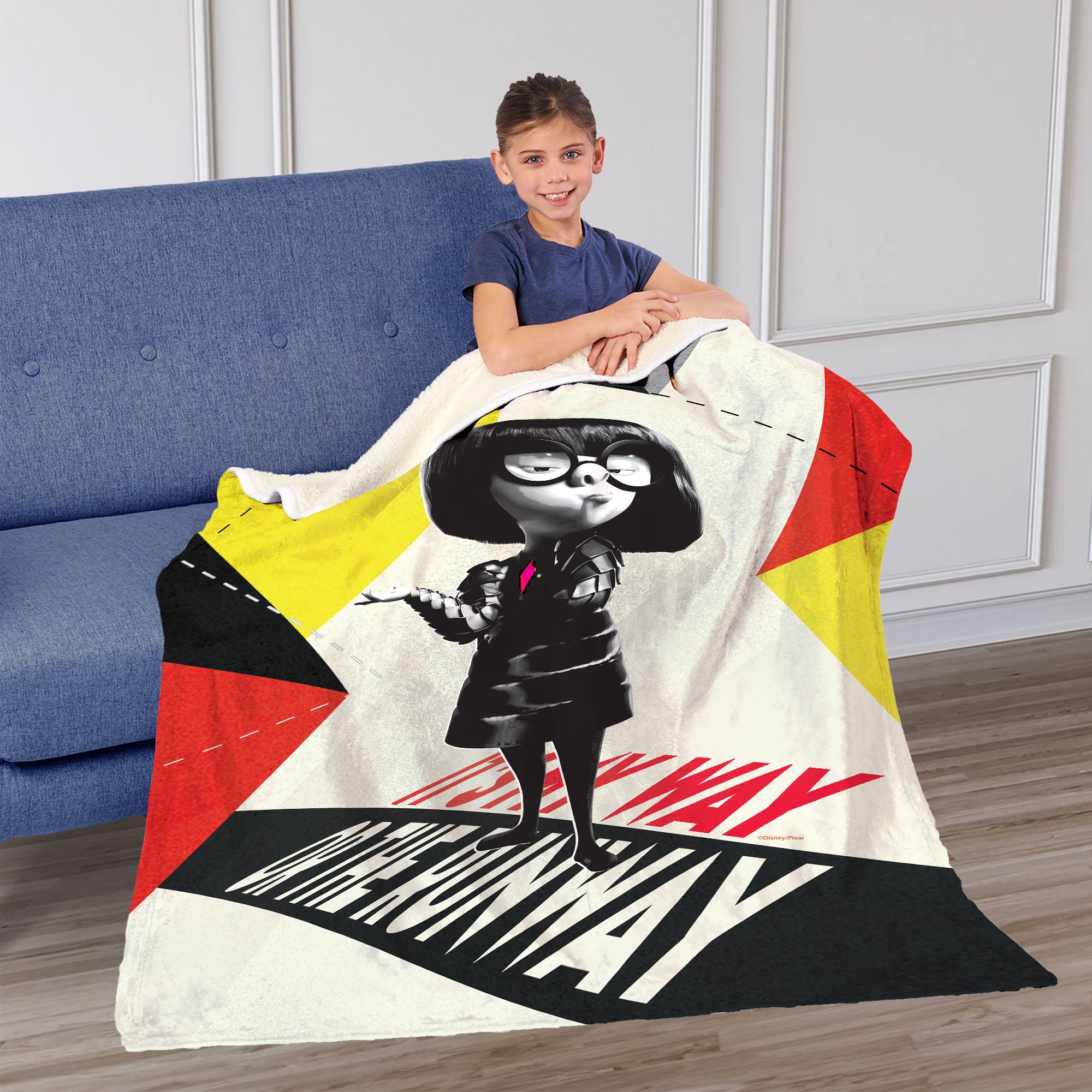 Disney Pixar The Incredibles Edna's Runway Silk Touch Sherpa Throw Blanket 50X60 Inches