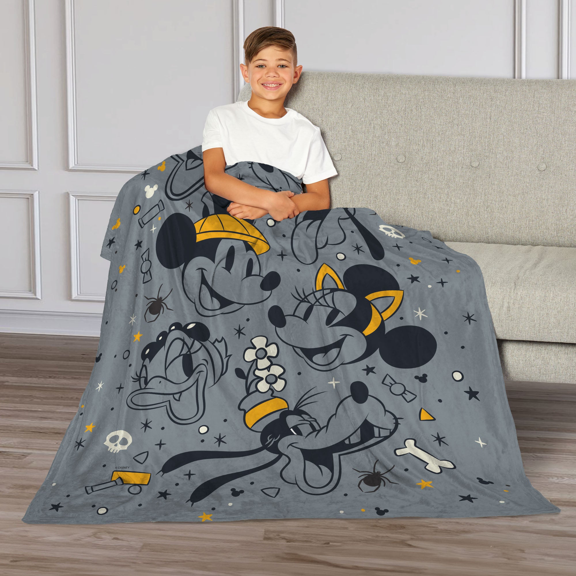 Disney Mickey & Friends Spooky Gang Silk Touch Sherpa Throw Blanket 40x50 Inches