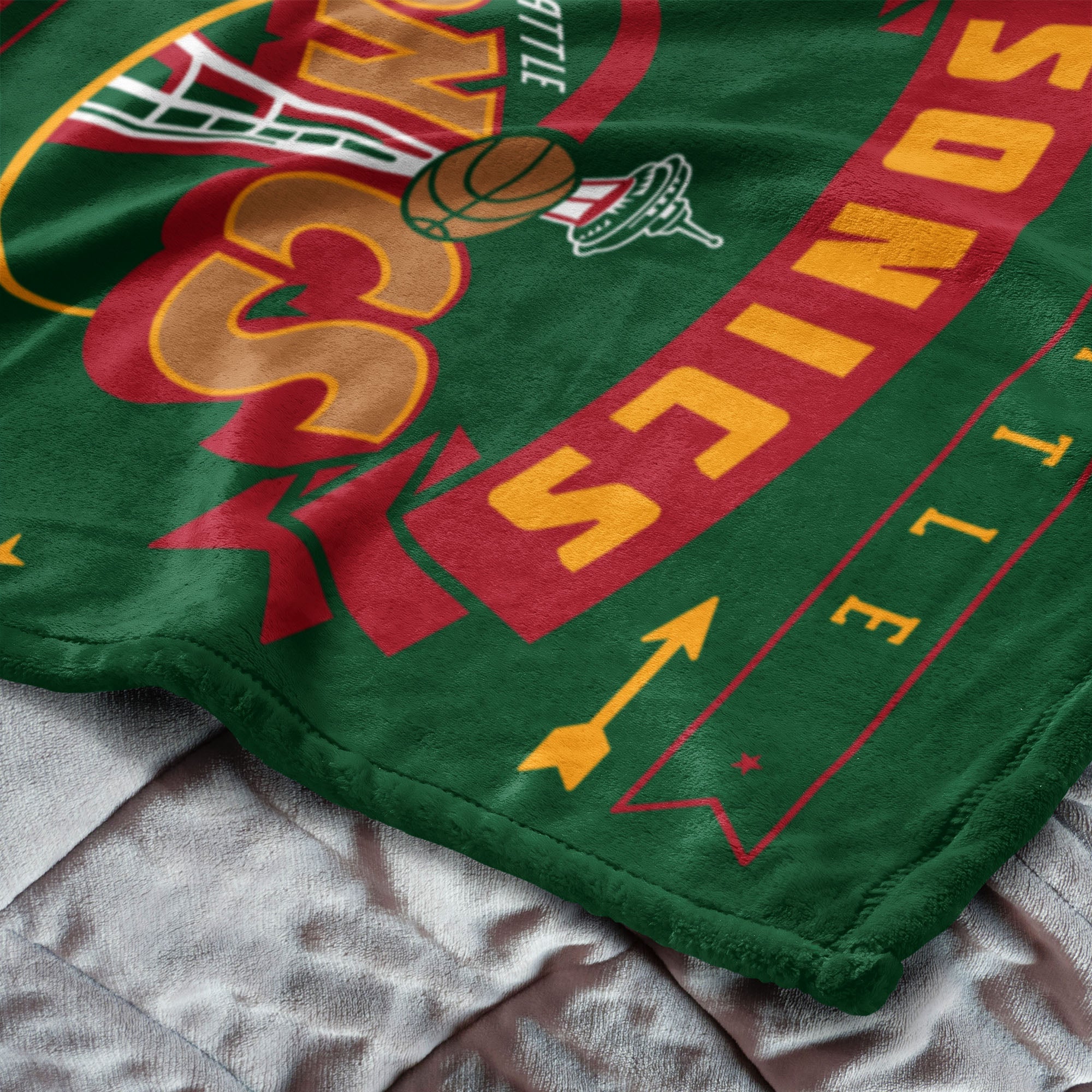 VTG 1994 hotsell Seattle Sonics Fleece Throw Blanket