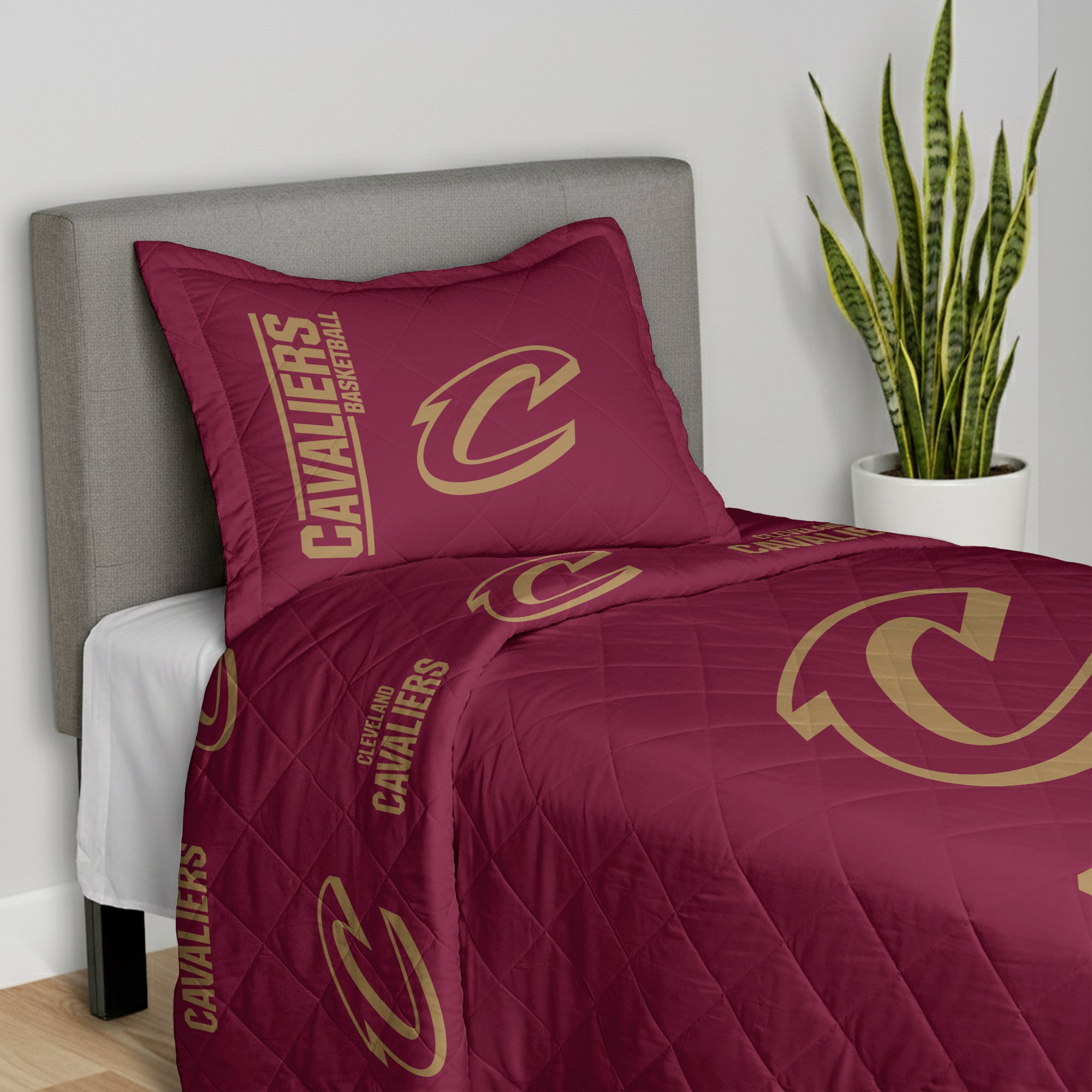 NBA Cleveland Cavaliers Summarize Quilted Throw Blanket and Sham Set 60×80 inches