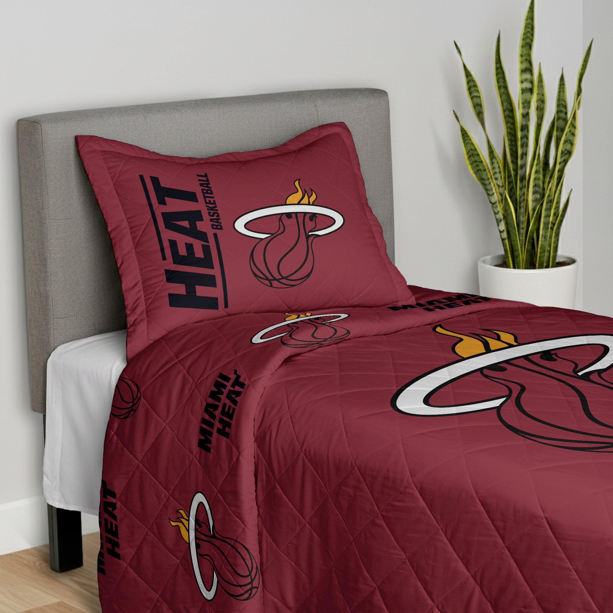 NBA Miami Heat Summarize Quilted Throw Blanket and Sham Set 60×80 inches