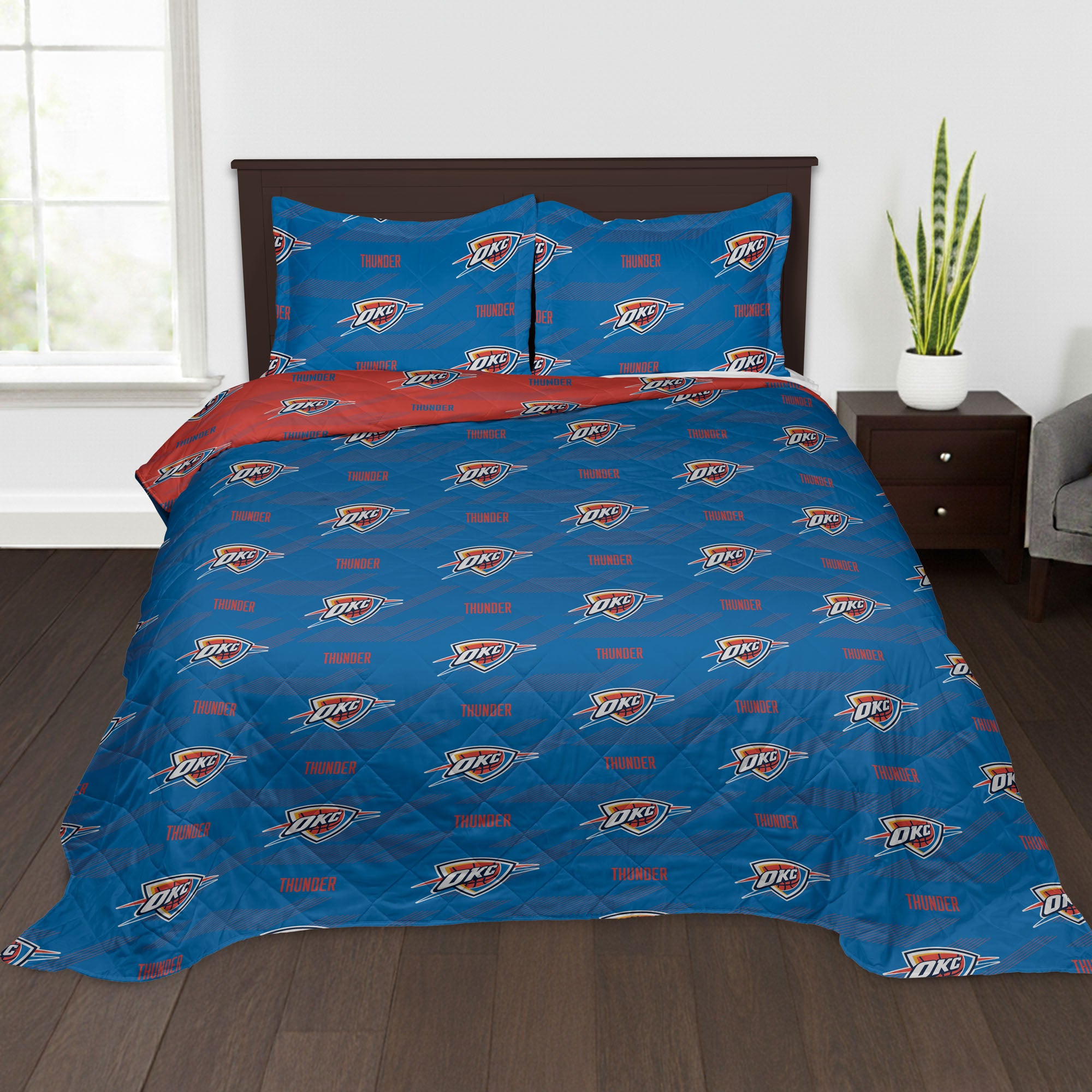 NBA Oklahoma City Thunder Motion Vector Quilted Throw Blanket and Sham Set 90x90 inches