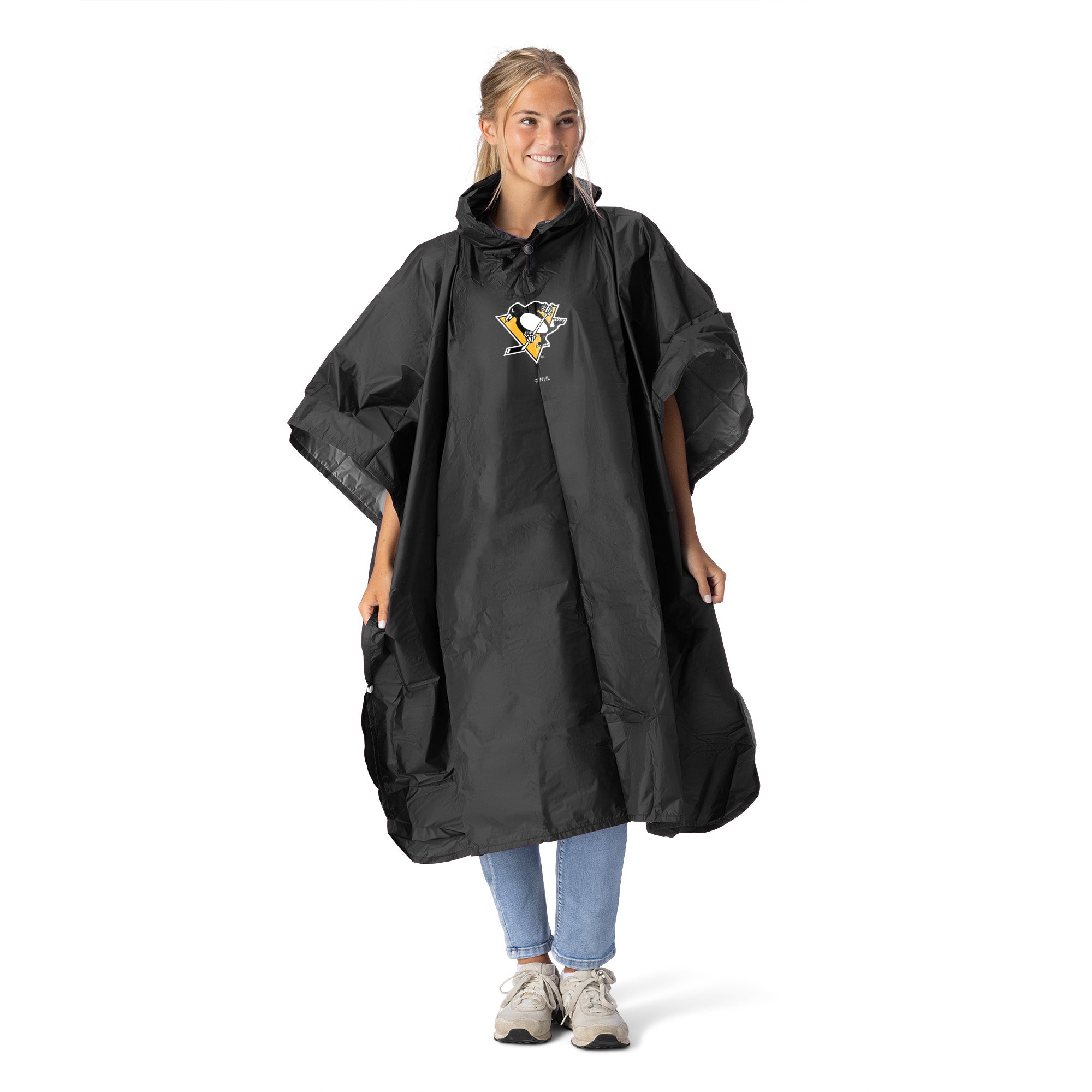 NHL Pittsburgh Penguins Logo Black Pullover Poncho with Mesh Bag 49×44 inches