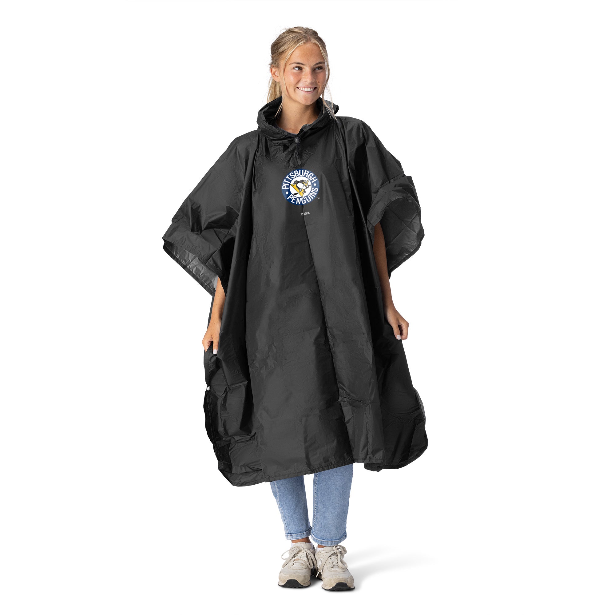 NHL Pittsburgh Penguins Vintage Logo Black Pullover Poncho with Mesh Bag 49×44 inches