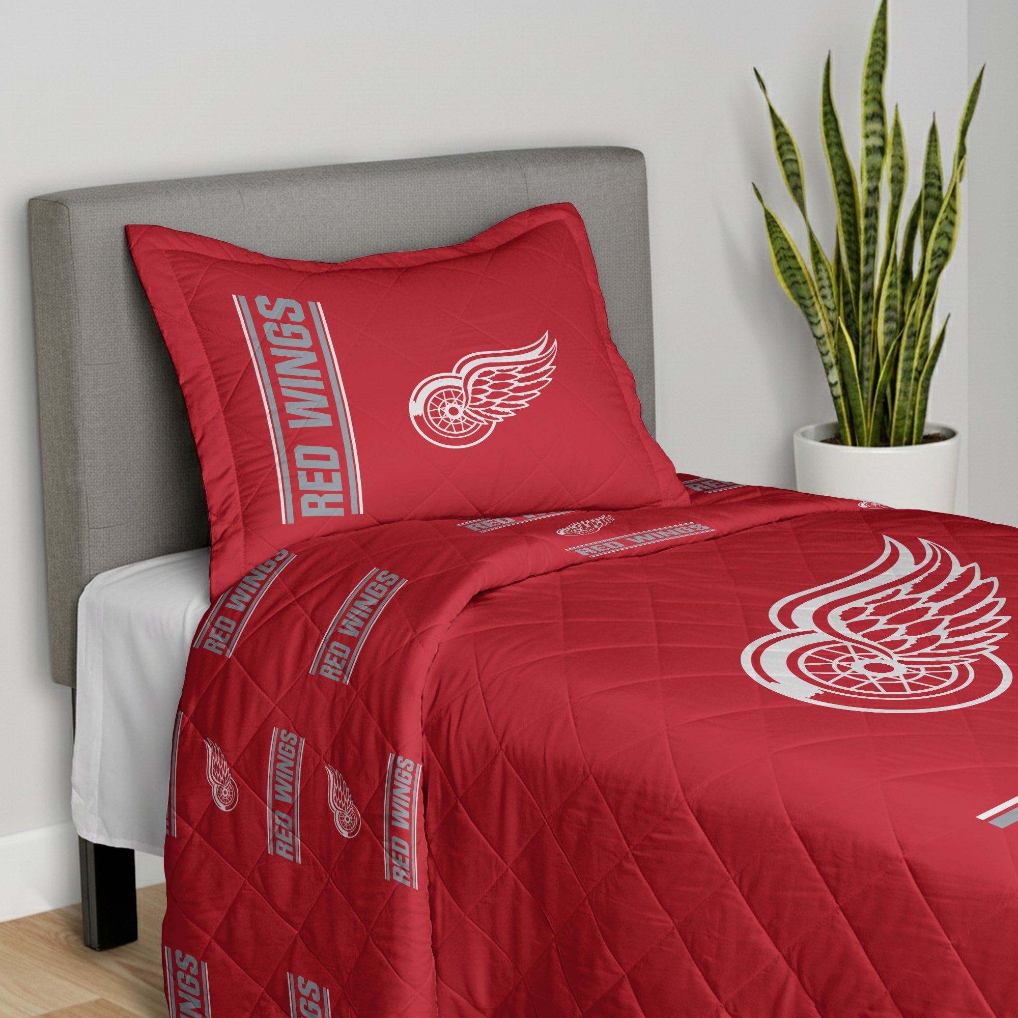 NHL Detroit Red Wings Summarize Quilted Throw Blanket and Sham Set 60x80 inches