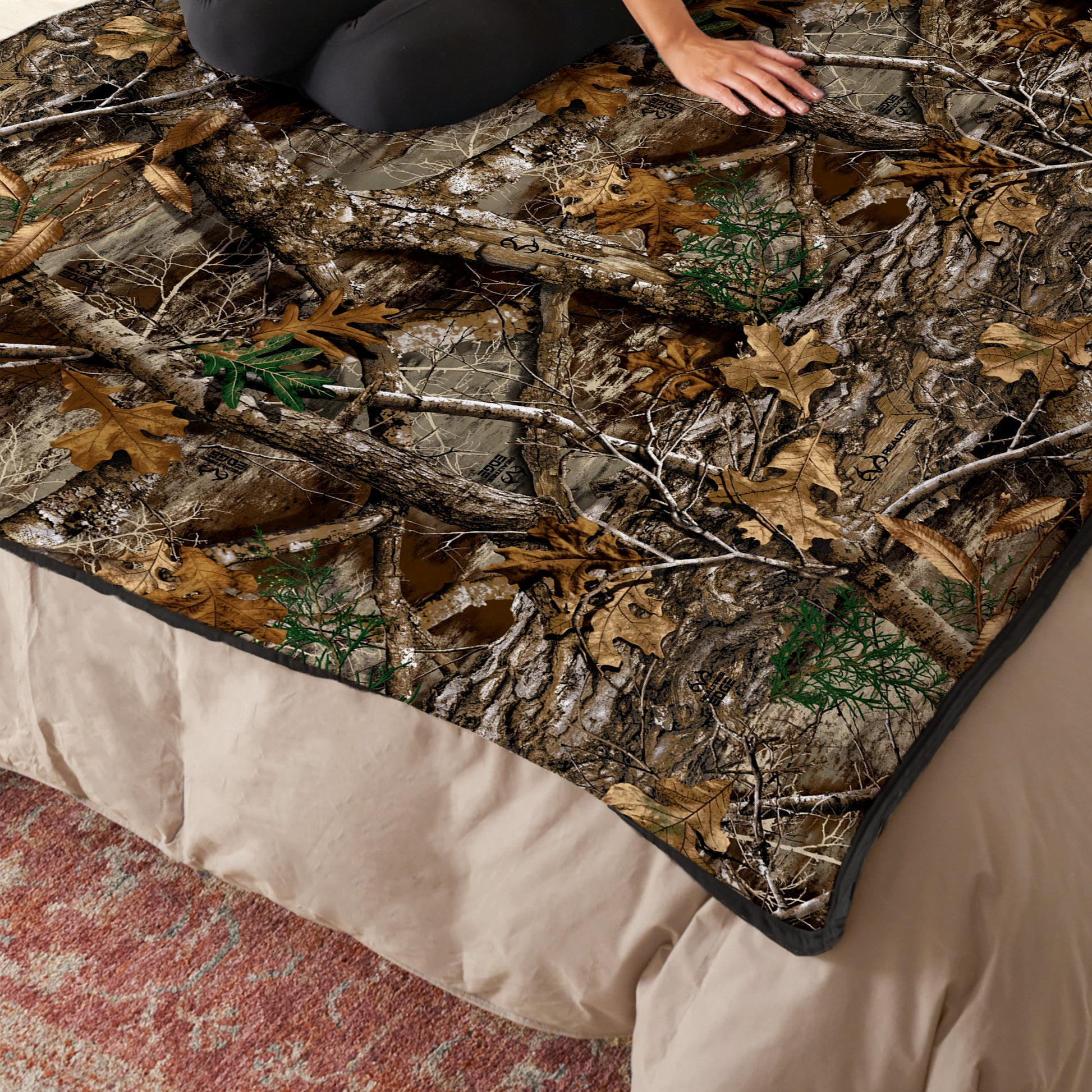 Realtree Edge Realtree Camo Fleece Blanket Realtree Edge Micro