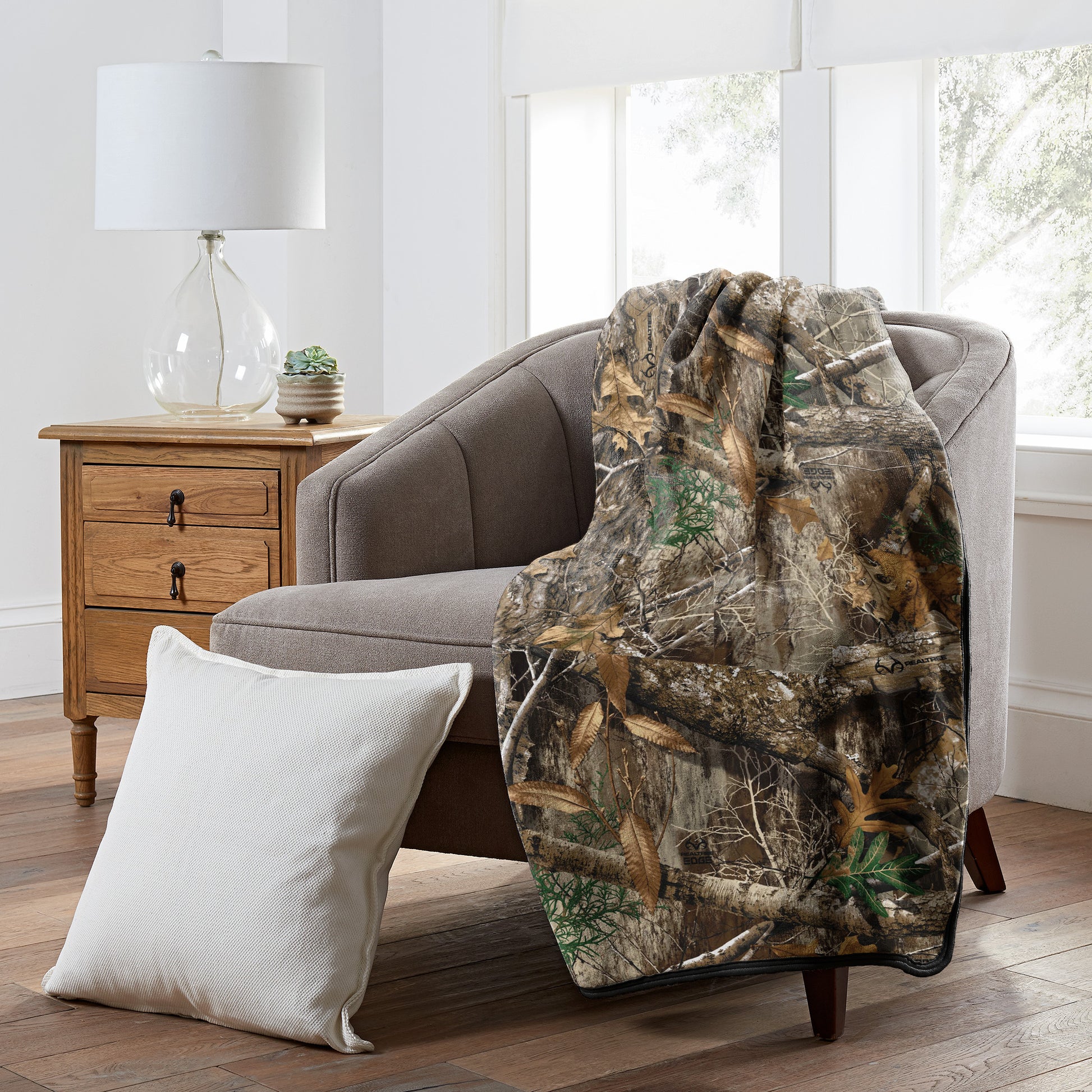 Realtree Edge Micro Raschel Throw Blanket 46x60 Inches