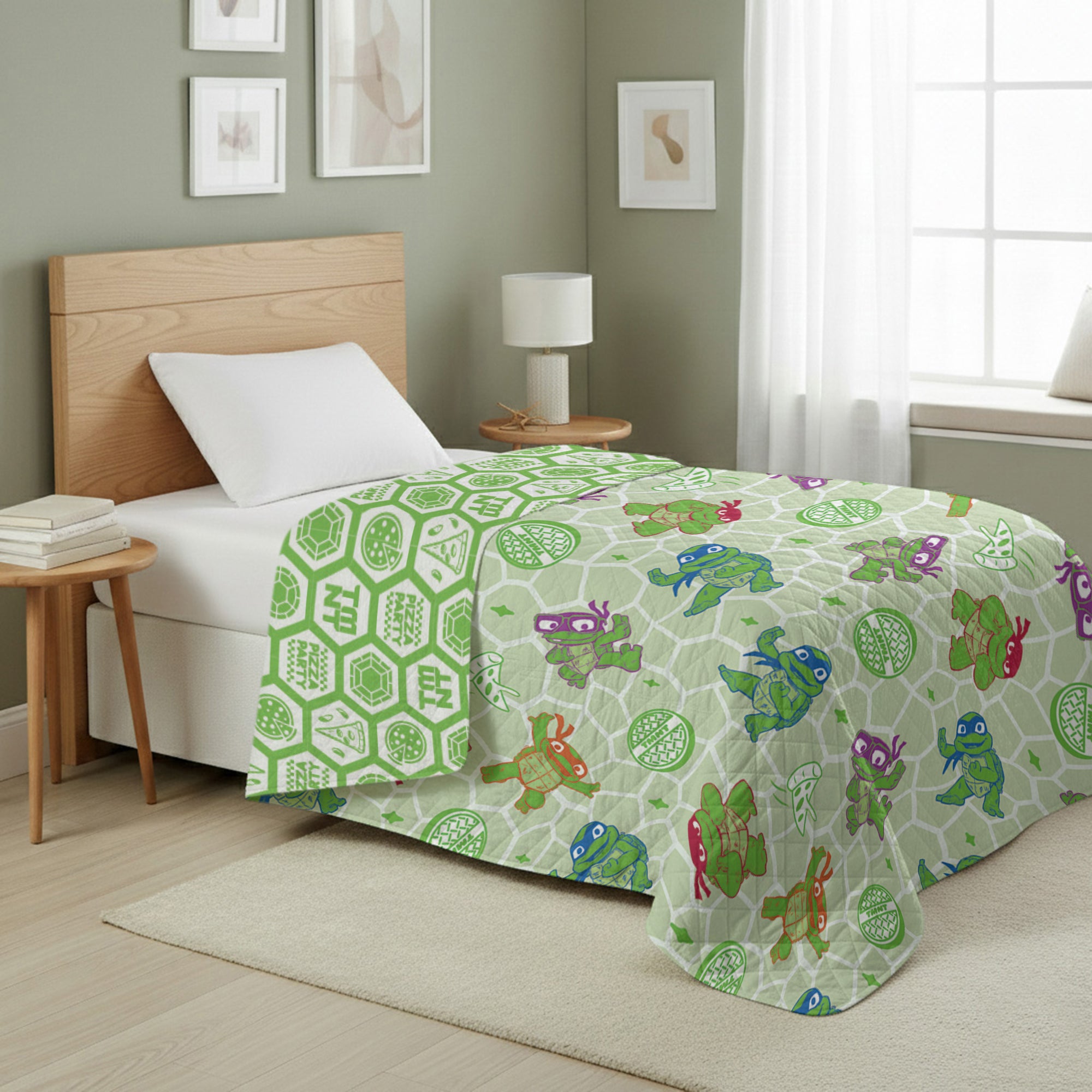 Teenage Mutant Ninja Turtles Pizza Party Reversible Quilted Throw 60x80 inches