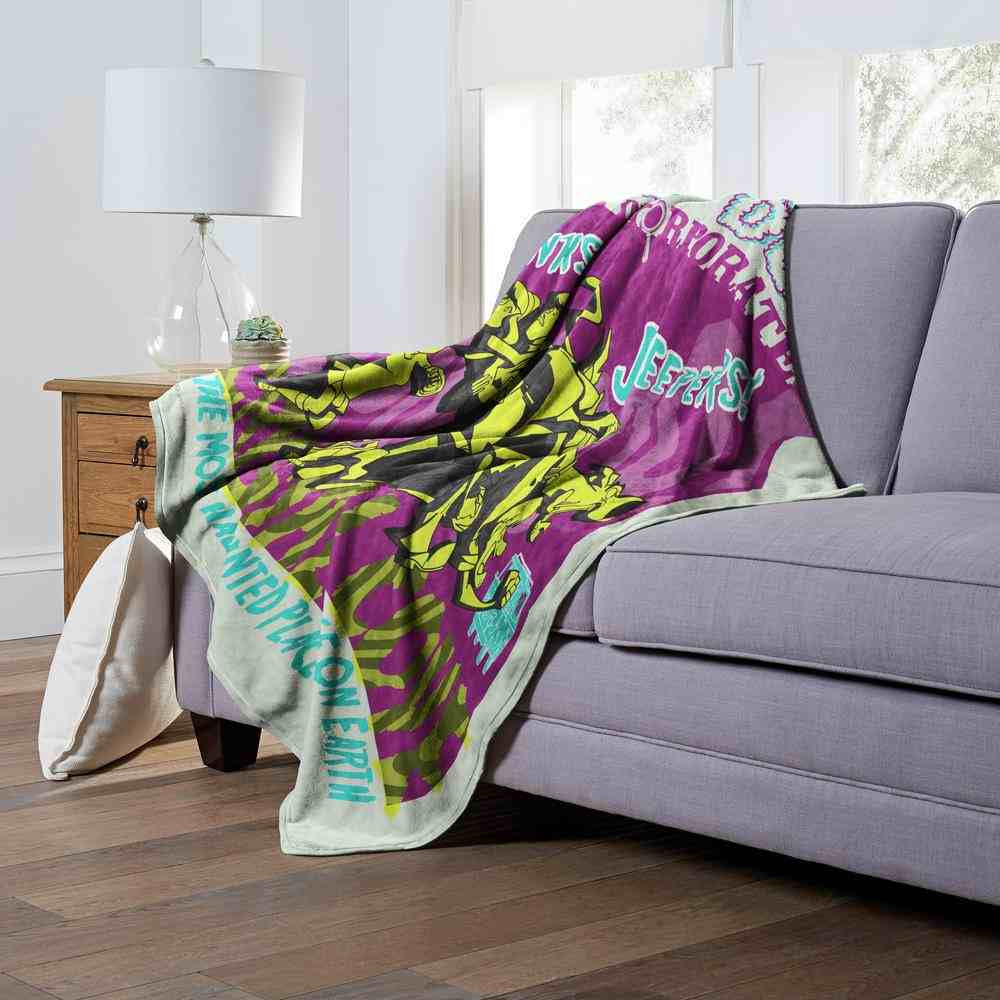 Warner Bros. Scooby-Doo Haunted Crystal Cove Silk Touch Throw Blanket 50x60 Inches