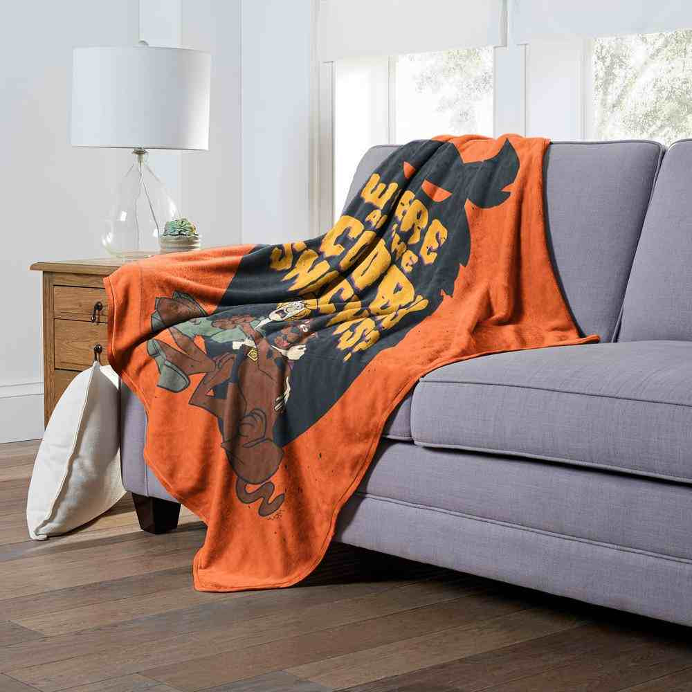 Warner Bros. Scooby-Doo Where Are The Scooby Snacks Silk Touch Throw Blanket 50x60 Inches